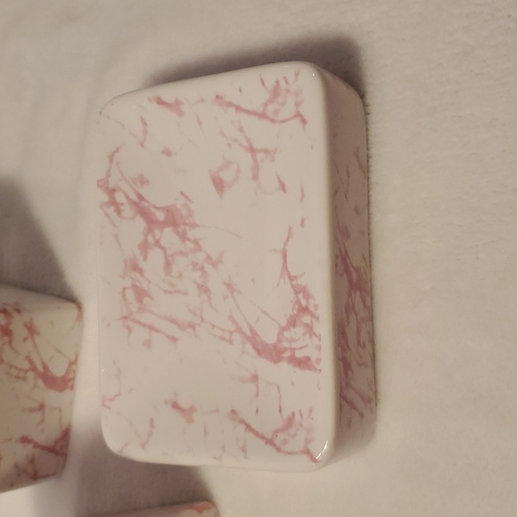 NEW Ceramic Bathroom 3-Piece Ensemble Set - Picture 6 of 8